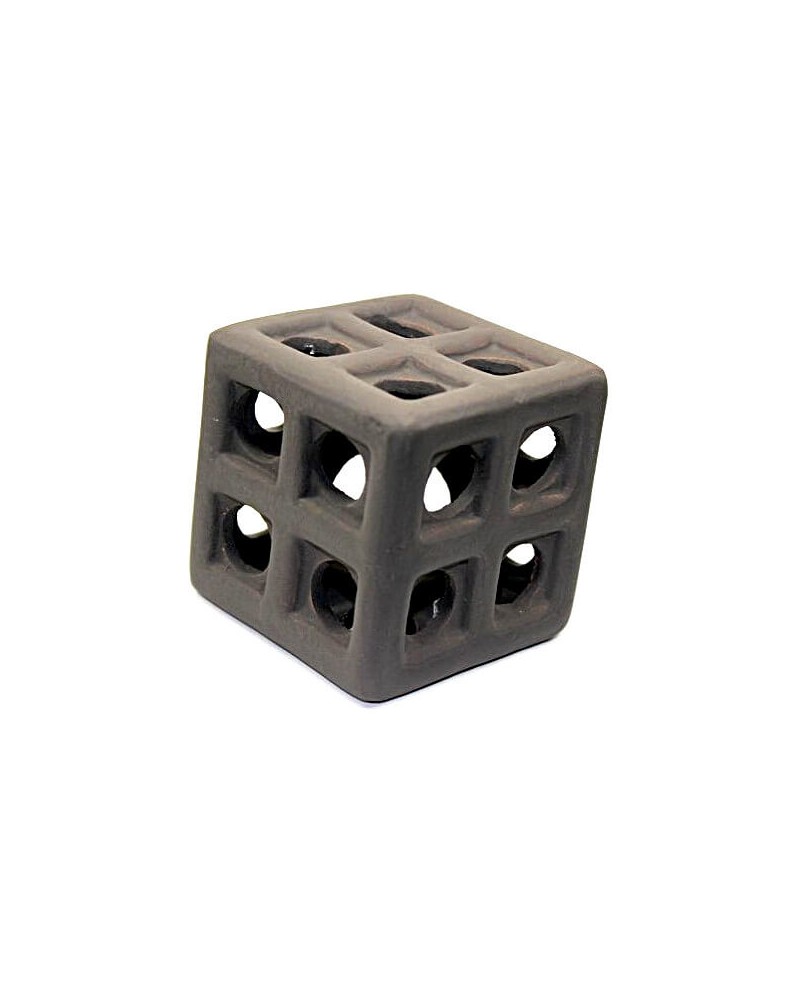 Vue du gros cube ceramique avec 4 trous par face
